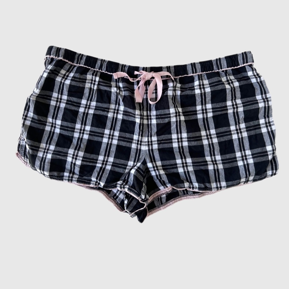 3/$20 Secret Treasures plaid shorts